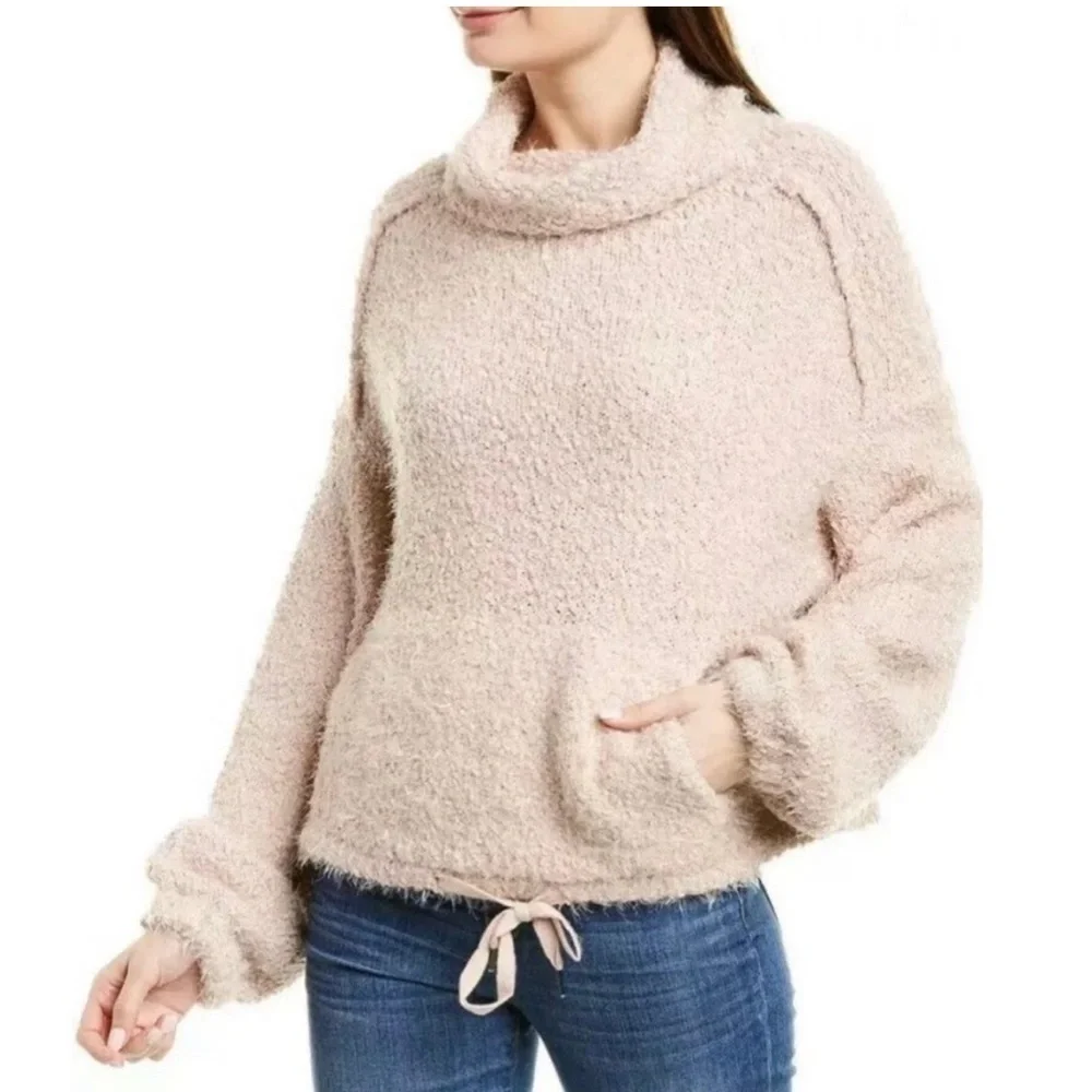 Young Fabulous & Broke Lorena Eyelash Pale Pink Oversized Sweater